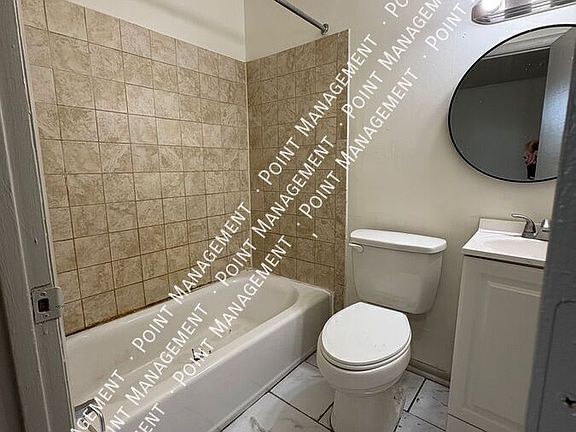 5th image of 1912 Wayne St NE #14