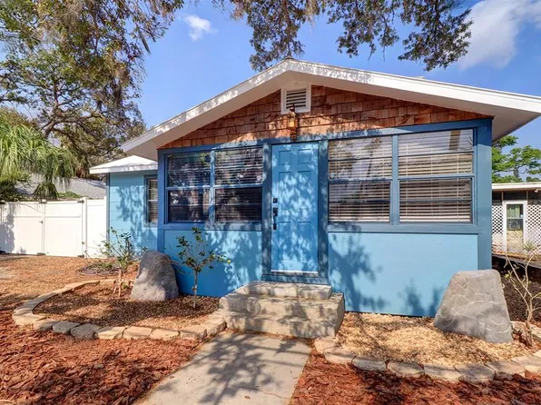 520 4th St NW, Largo, FL 33770