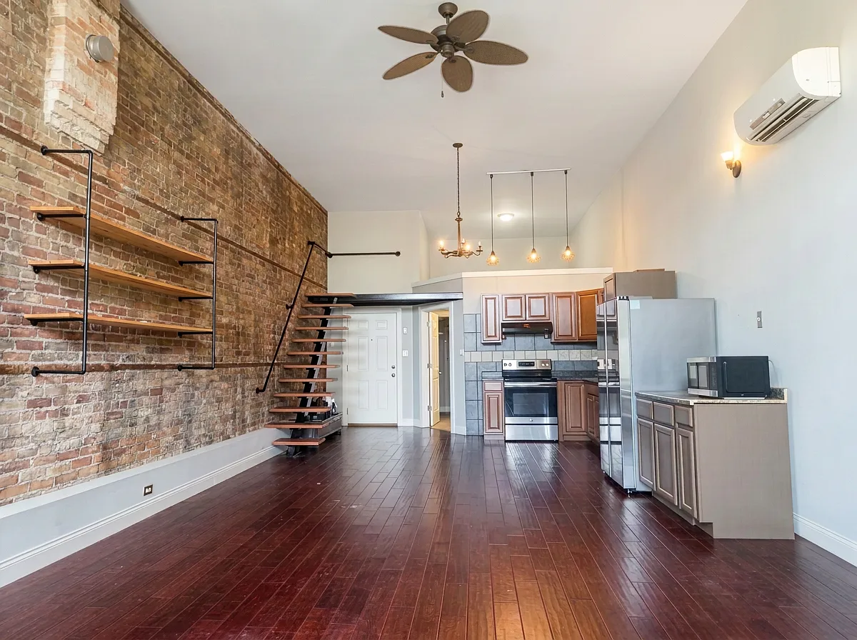 Studio, 786 sqft, $1,500 — Photo 1