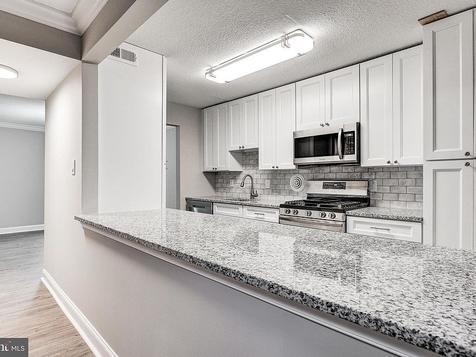 1st image of 4 Monroe St APT 205