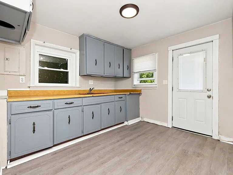 550 Hensel Ave — Photo 6
