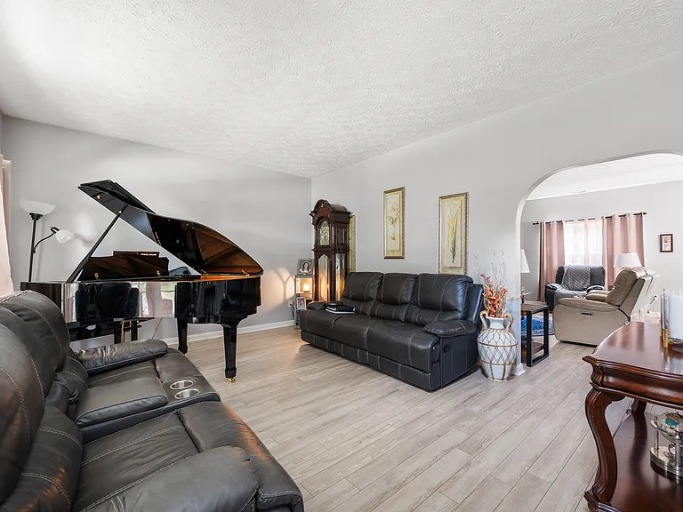 10007 Palmaire Pl — Photo 5