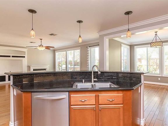 3rd image of 28866 Topsfield Ct