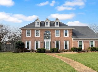 8869 Poplar Pike, Germantown, TN 38138