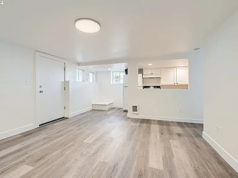 1112 Harrison St #1 — Photo 4