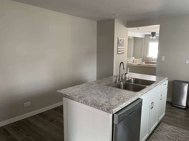 1034 Liberty St — Photo 14