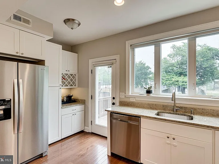 1622 Gales St NE — Photo 45