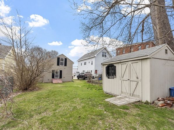 7 Maple St, Charlton, MA 01562
