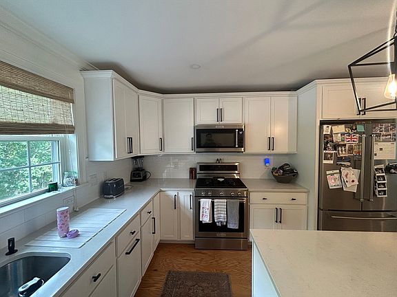 2nd image of 165 Cambridge Rd #3