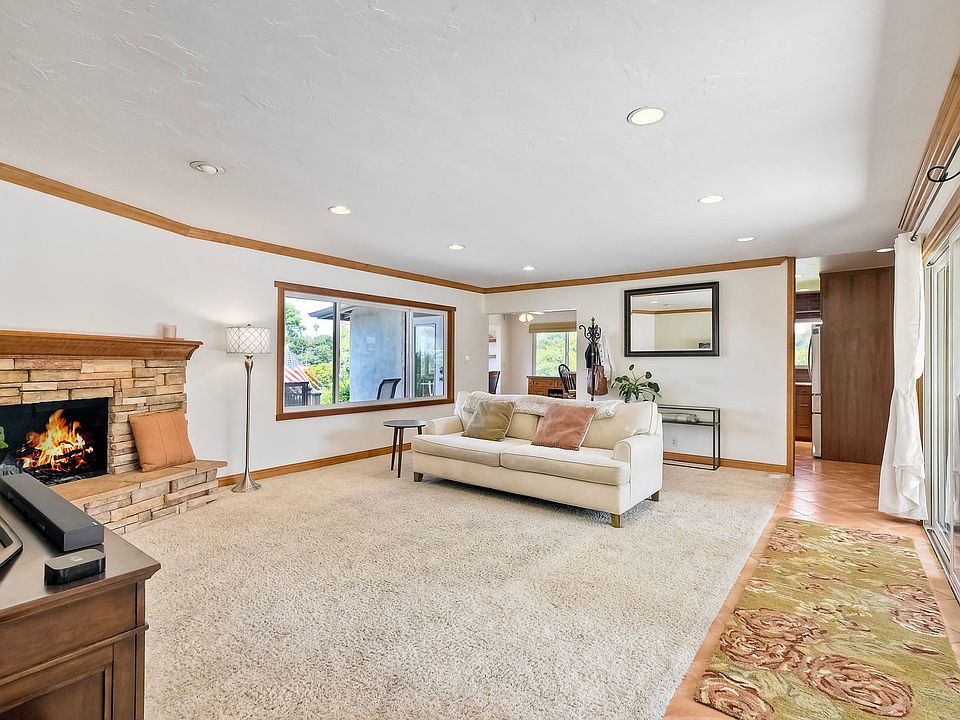 1st image of 444 Beaumont Dr