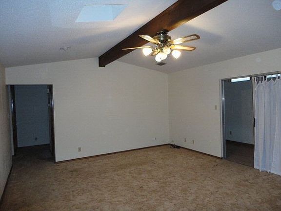 4th image of 2805 Iris Ave