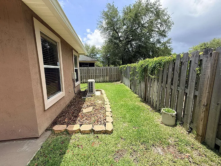 436 Bostwick Cir — Photo 38