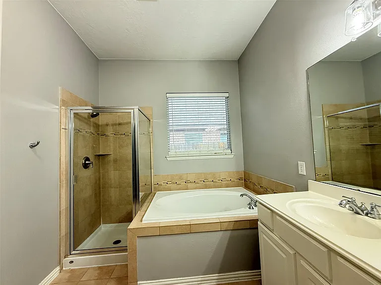 26823 Lakeridge Park Ln — Photo 21