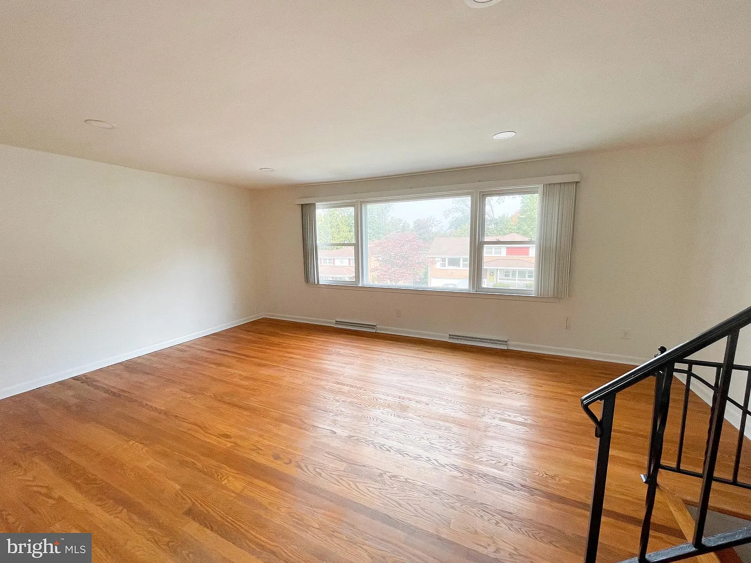 3 bed, 1800 sqft, $2,650 — Photo 2