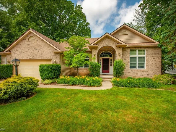 35372 Livingston Dr, Avon, OH 44011
