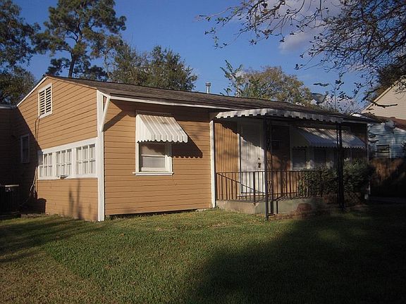 2nd image of 1726 Du Barry Ln
