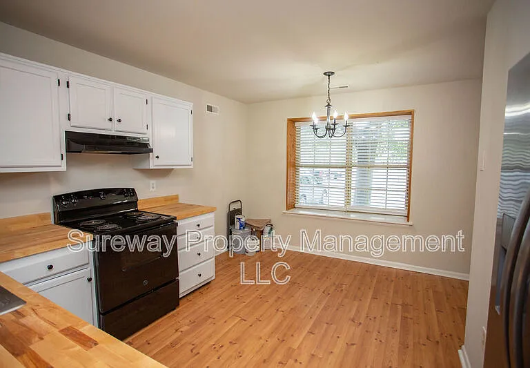 137 Brent Ct — Photo 13