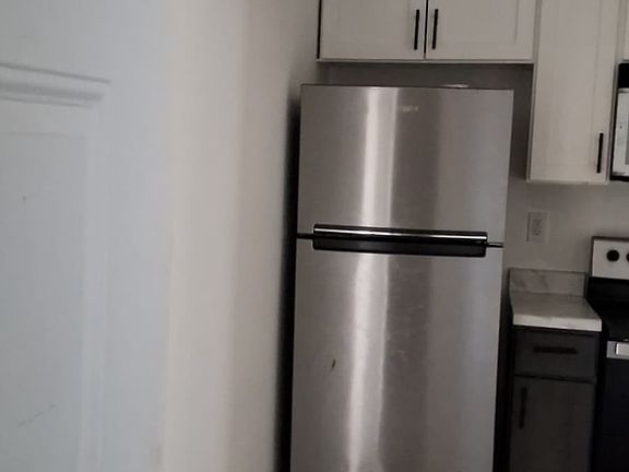 5th image of 141 William St APT 1