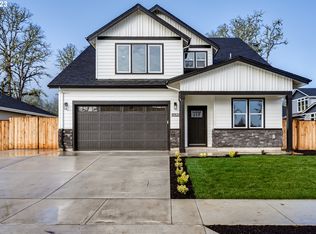 87668 8th St #23, Veneta, OR 97487