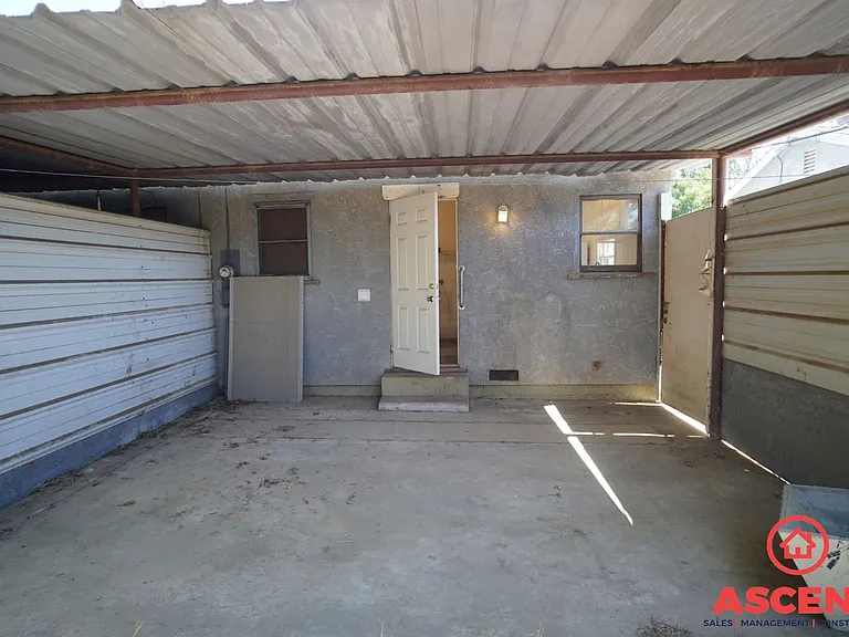 2119 Watson St — Photo 8