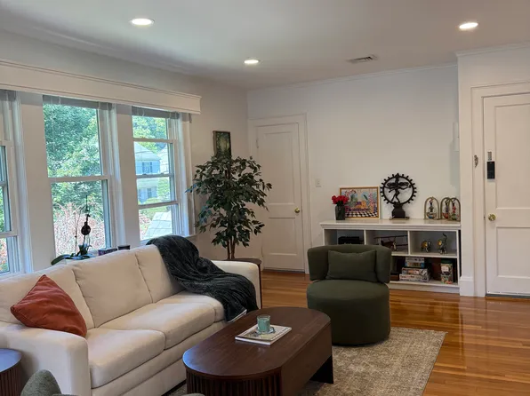 (undisclosed Address), Newton Highlands, MA 02461