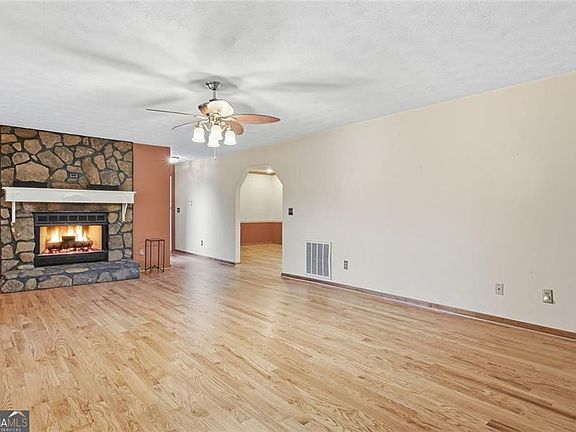 3rd image of 155 Mathews Rd NW