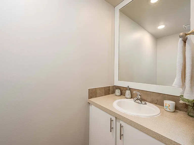 The Regent at Bellevue Way Apartments — Photo 3