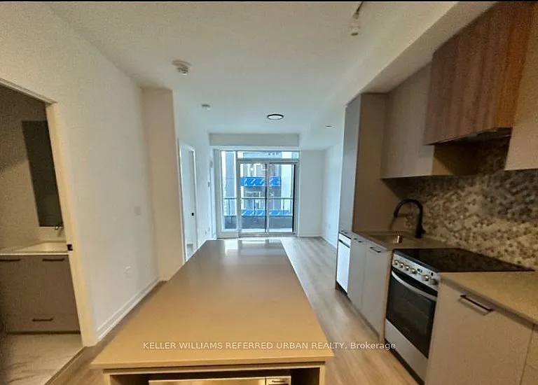 10 Lagerfeld Dr — Photo 3