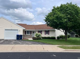 611 Rosewood Ave, Marshall, WI 53559