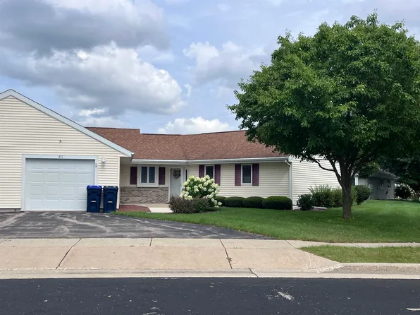 611 Rosewood Ave, Marshall, WI 53559