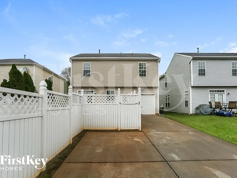 11253 Heritage Green Dr — Photo 15