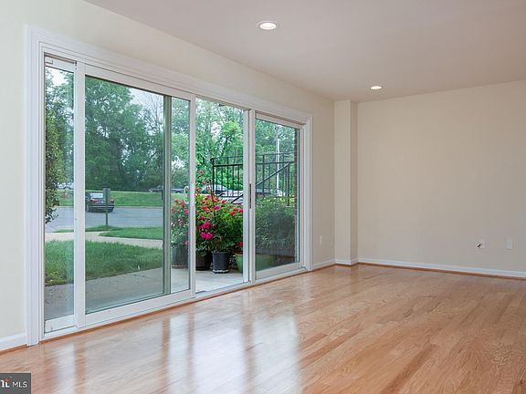 5th image of 4102 Daniels Ave APT 103