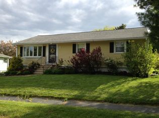 18 Robin Rd, Worcester, MA 01604