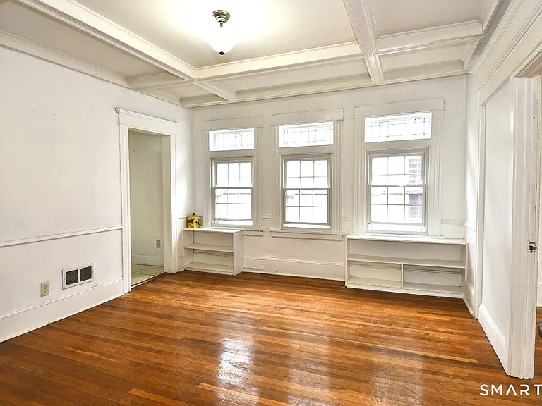 2455 North Ave — Photo 3