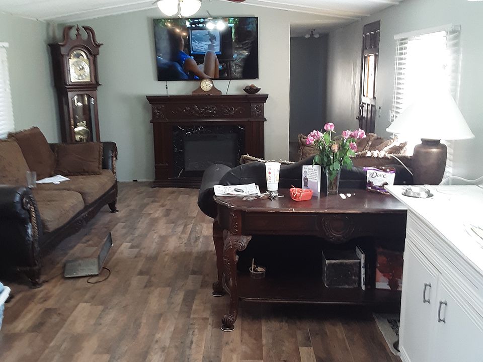 2nd image of 1110 Sandy Ln