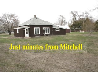 208 N Cotton St, Mount Vernon, SD 57363