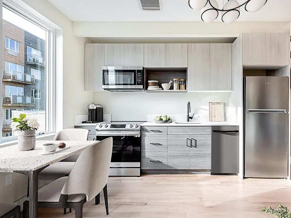 1st image of 131 Kingsland Ave #3A