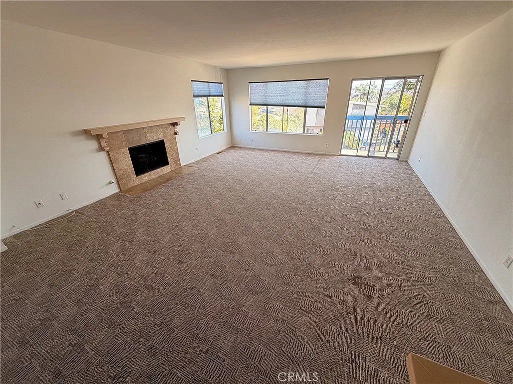 2 bed, 1650 sqft, $4,550 — Photo 2
