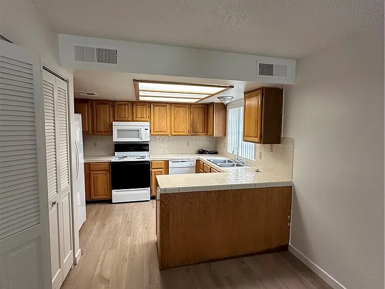 3280 Dayflower St #C — Photo 7