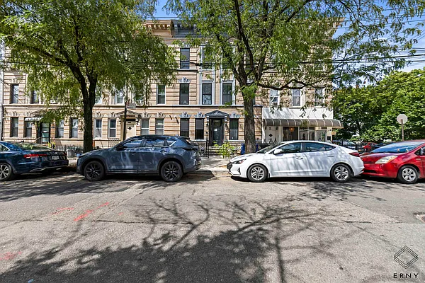 Rented by ERNY LLC | media 20