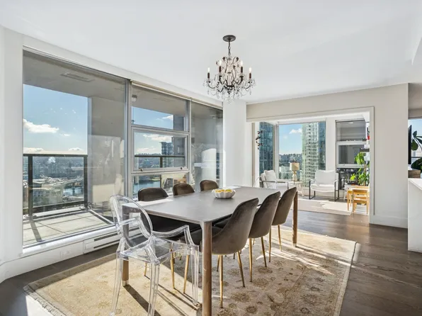 989 Beatty St #1903, Vancouver, BC V6Z 3C2