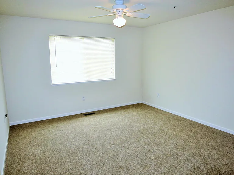 2 Spruce St — Photo 8