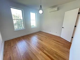 Rented by Tapiro Realty