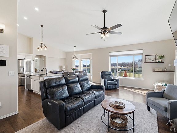 4th image of 1130 N Lake Ridge Ct