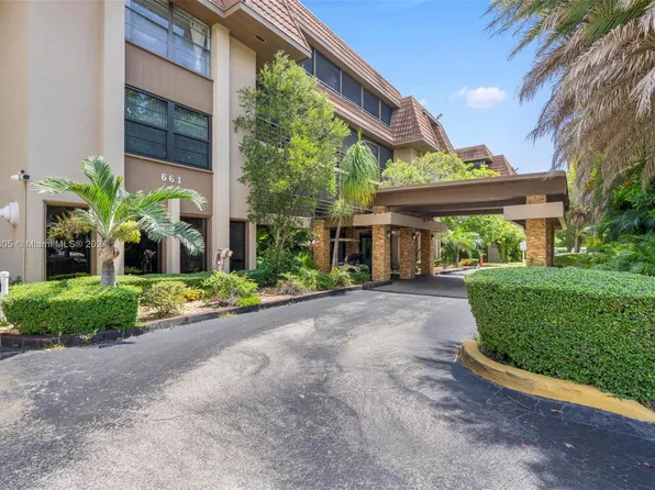 661 NE 195th St APT 202, Miami, FL 33179
