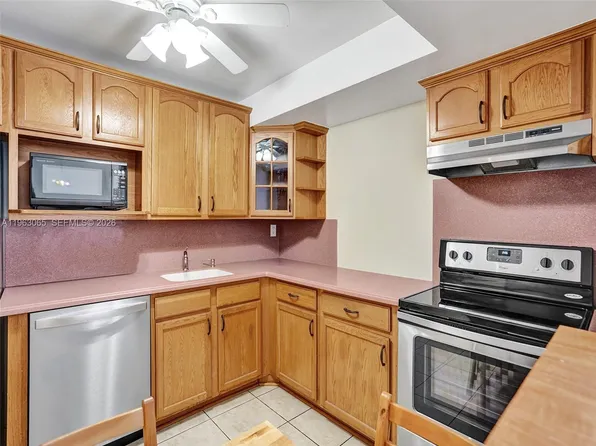 2001 Atlantic Shores Blvd APT 419, Hallandale, FL 33009