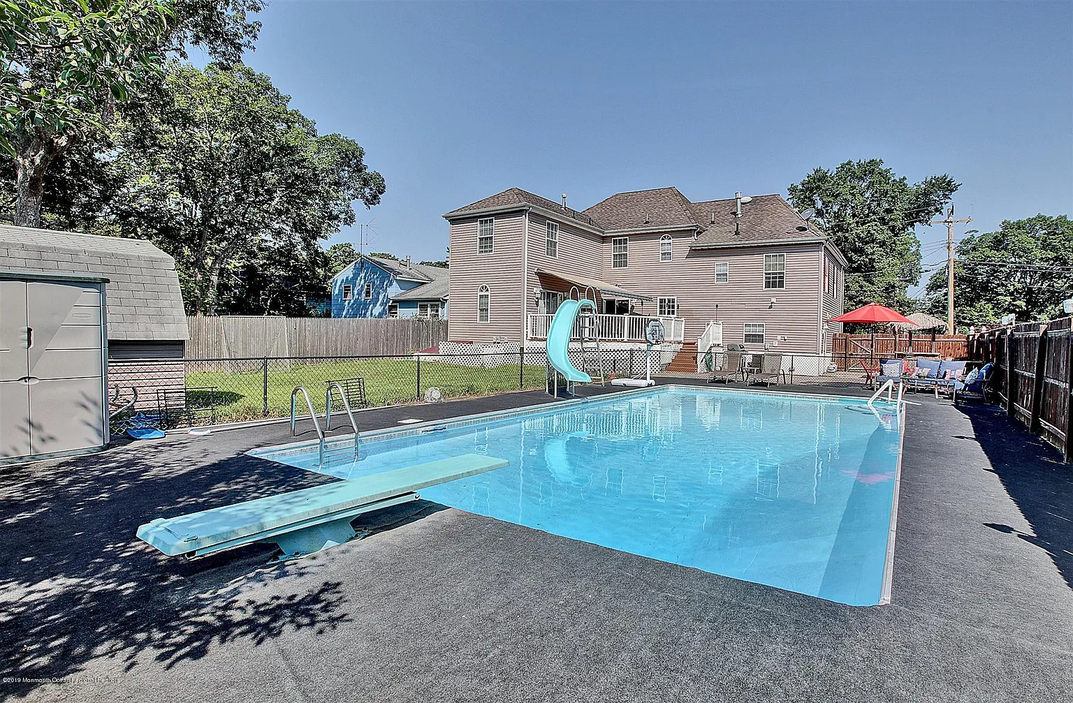 106 Colonial Dr photo 1