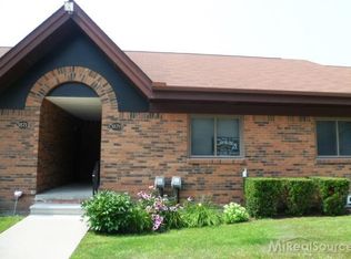 38719 Harrison Creek Ct, Harrison Twp, MI 48045