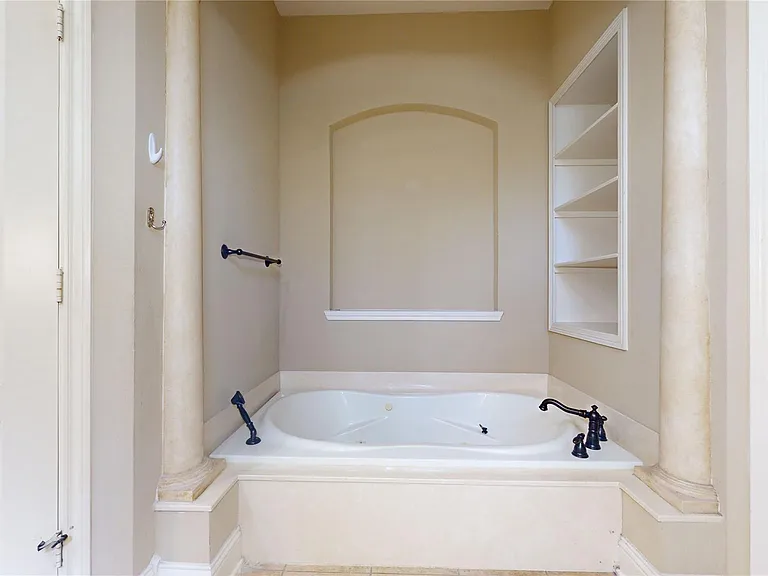 8538 Sunrise Meadow Ln — Photo 22