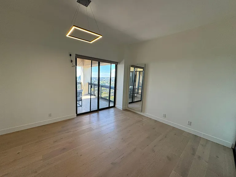 10445 Wilshire Blvd #1804 — Photo 27